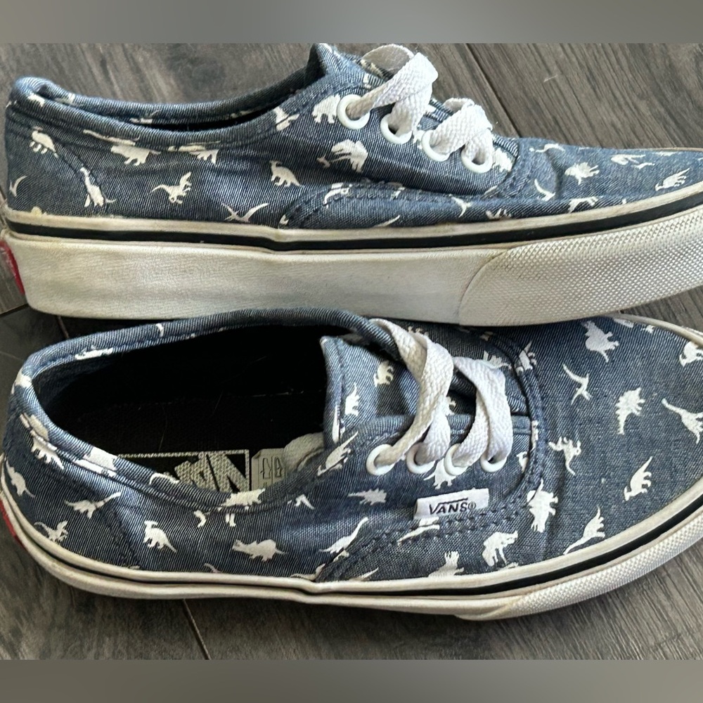 VANS off the wall youth size 1 dinosaur sneakers